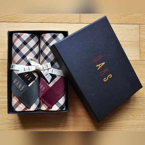 [NEW]Daks Set of 2 handkerchiefs - Picture 3 of 4